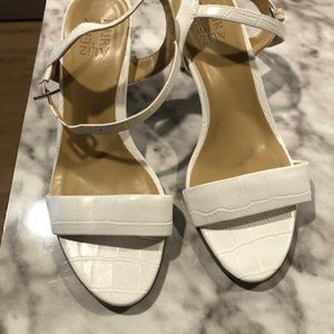Naturalizer Bristol White Crocodile Leather Sandle 7.5